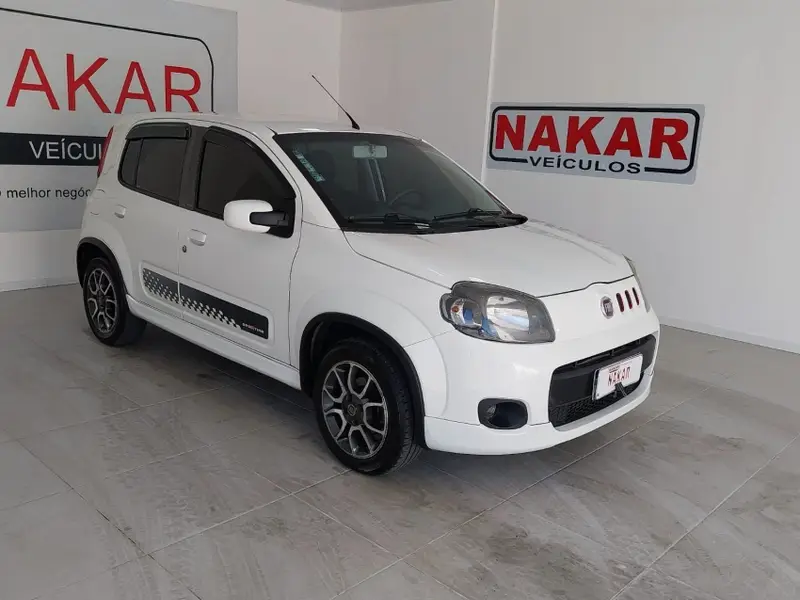 Fiat Uno Sporting 1.4 8V (Flex) 4p