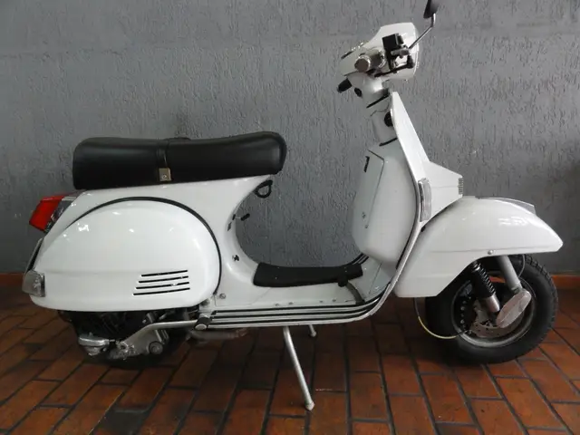 Carro Piaggio Vespa 2012 LXV 150