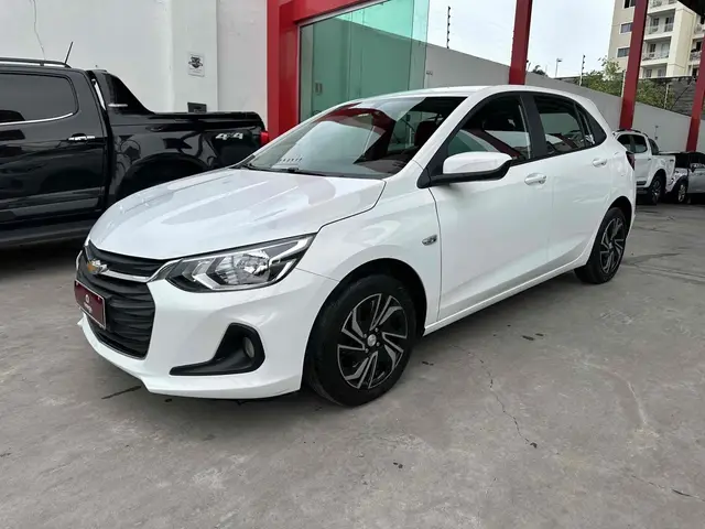 Carro Chevrolet Onix Plus 2024 LT 1.0