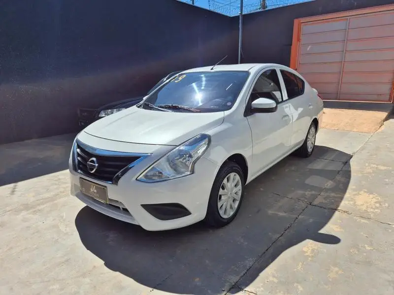 Nissan Versa 1.0 12V (Flex)