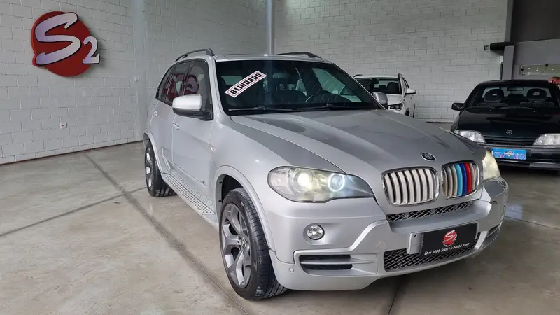 BMW X5 4.8i Top