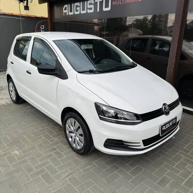 Carro Volkswagen Fox 2015 Trendline 1.0 TEC (Flex)