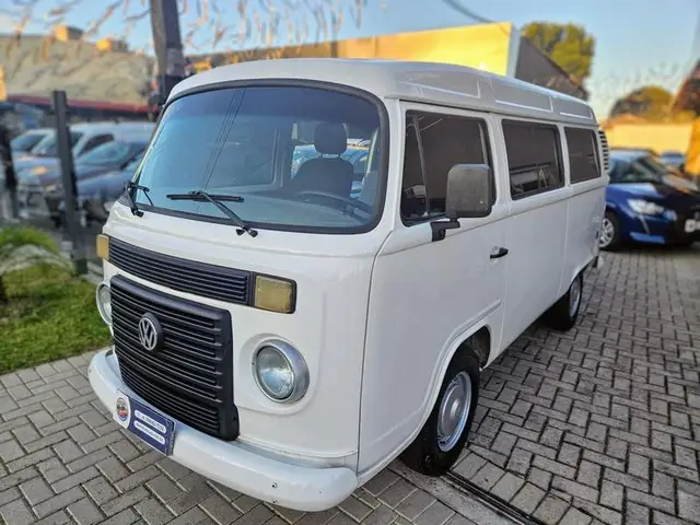 Carro Volkswagen Kombi 2014 Lotação 1.4 (Flex)