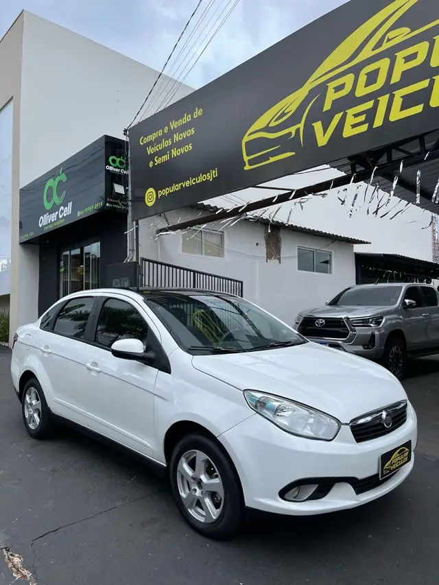 Carro Fiat Grand Siena 2015 Evo Attractive 1.4 8V (Flex)