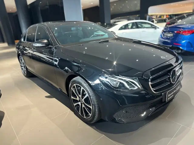 Mercedes-Benz E 300 Avantgarde Sport 2.0 Turbo Gasolina (Aut)