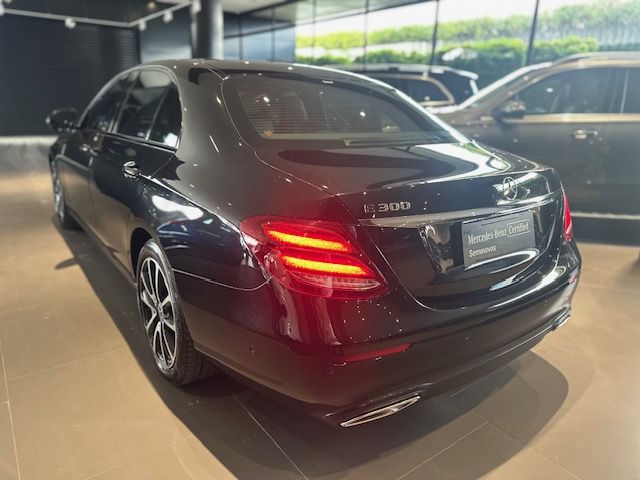 E 300 Avantgarde Sport 2.0 Turbo Gasolina (Aut)
