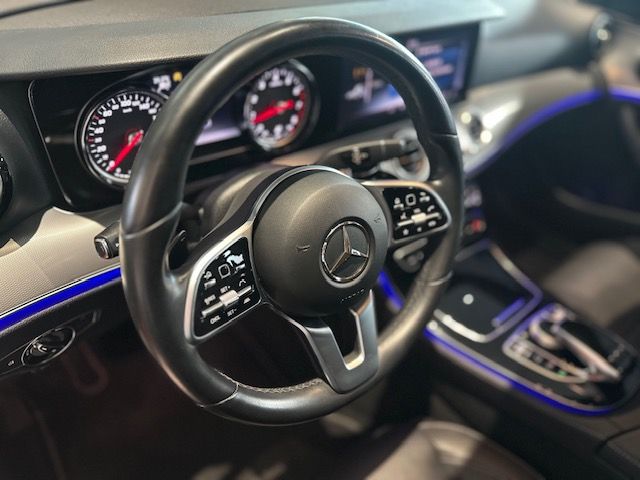 E 300 Avantgarde Sport 2.0 Turbo Gasolina (Aut)