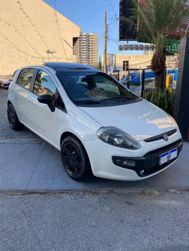 Carro Fiat Punto 2015 BlackMotion 1.8 16V (Flex)