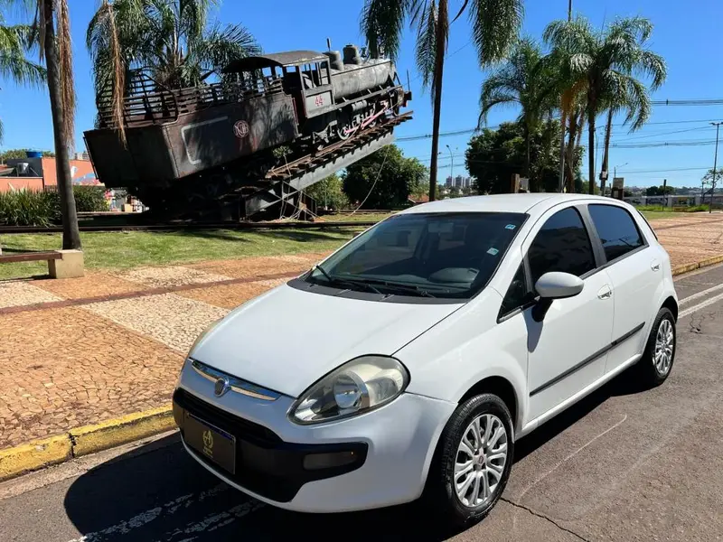 Fiat Punto Attractive 1.4 (Flex)