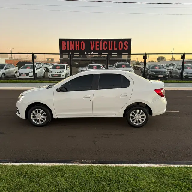 Carro Renault Logan 2024 Zen 1.0