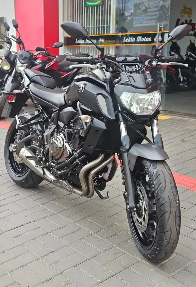 Carro Yamaha MT-07 2021 ABS