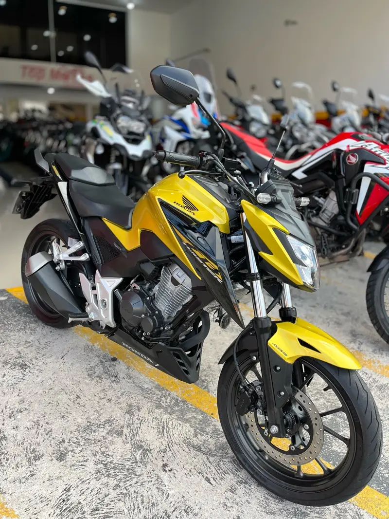 Honda (CBS)