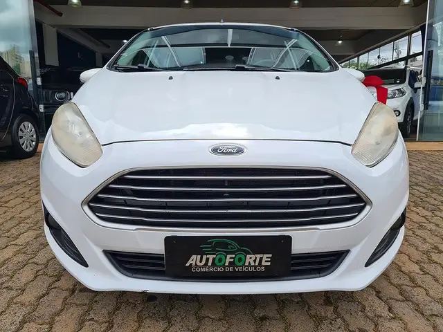 Carro Ford Fiesta Hatch 2015 SE 1.6 8V Flex 5p