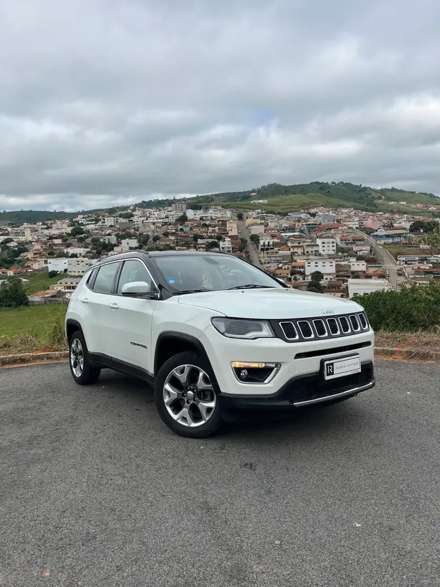Carro Jeep Compass 2017 2.0 Limited (Aut) (Flex)