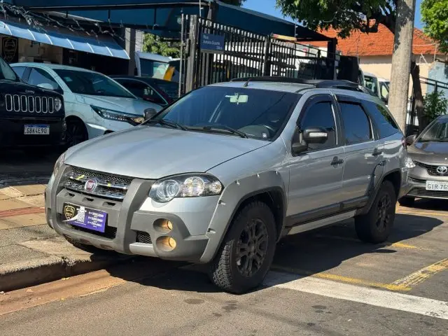 Carro Fiat Palio Weekend 2012 Adventure 1.8 16V (Flex)