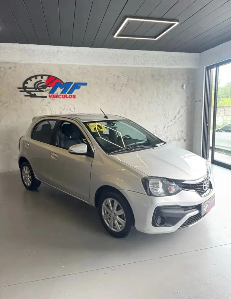 Toyota Etios X Plus 1.5 (Aut) (Flex)