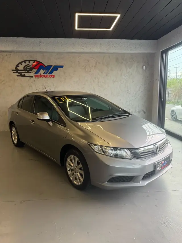 Carro Honda Civic 2014 New  LXS 1.8 16V i-VTEC (Flex)