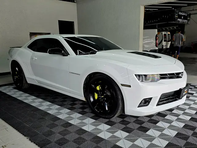 Carro Chevrolet Camaro 2015 SS 6.2
