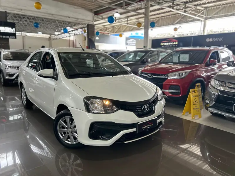 Toyota Etios Sedan X Plus 1.5 (Aut) (Flex)