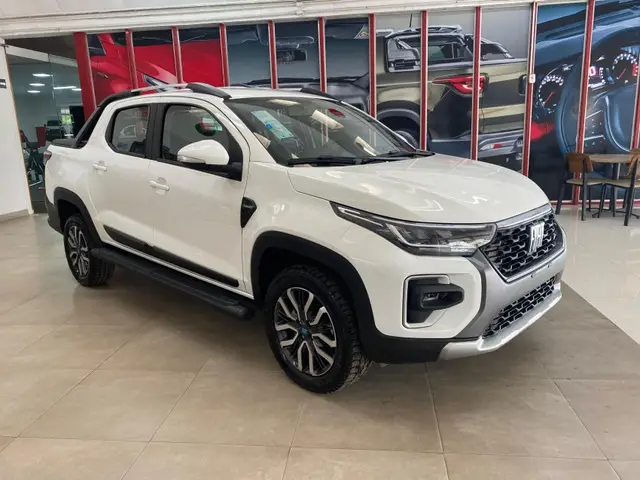 Carro Fiat Strada 2025 Volcano 1.3 Flex 8V CD Aut.