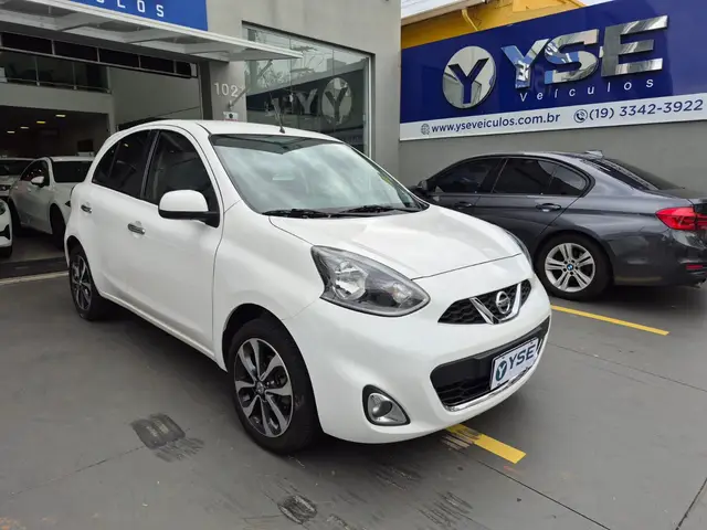 Carro Nissan March 2017 1.6 16V SV CVT (Flex)
