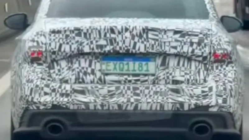 Flagra: Novo Jetta GLI vai ganhar atualização do Nivus e detalhe do Tera