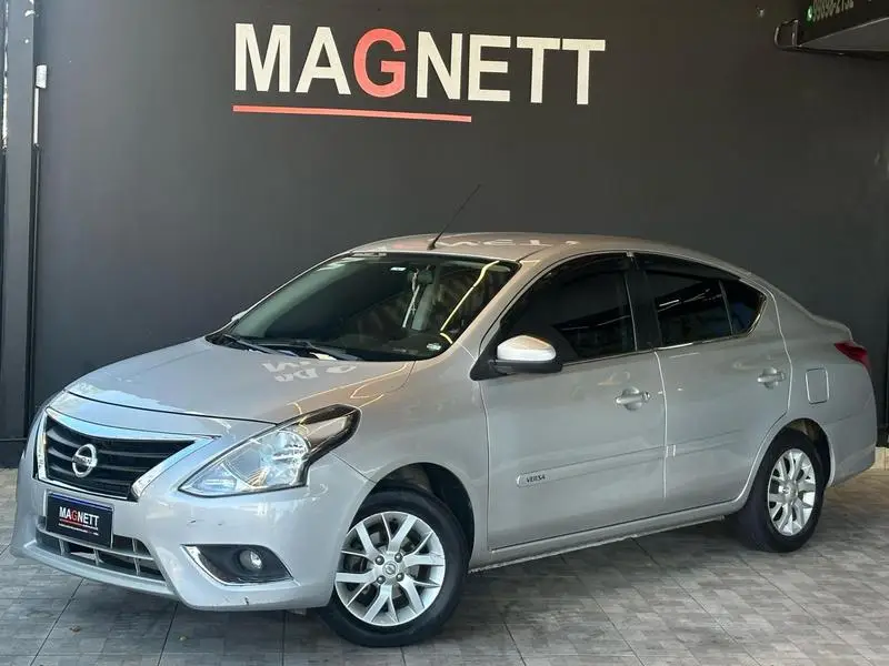 Nissan Versa 1.6 16V SV FlexStart CVT (Flex)