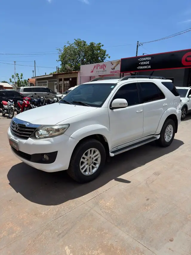 Carro Toyota SW4 2015 SR 4x2 2.7/ 2.7 Flex 16V Aut.
