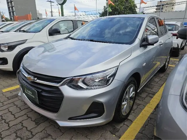 Carro Chevrolet Onix Plus 2023 LT 1.0