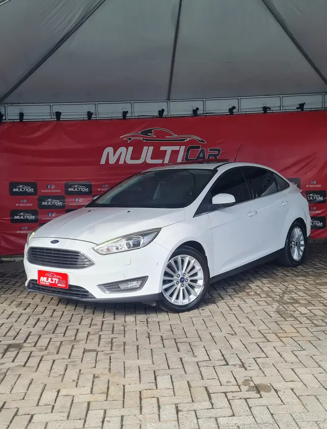 Carro Ford Focus Sedan 2018 Titanium 2.0 PowerShift