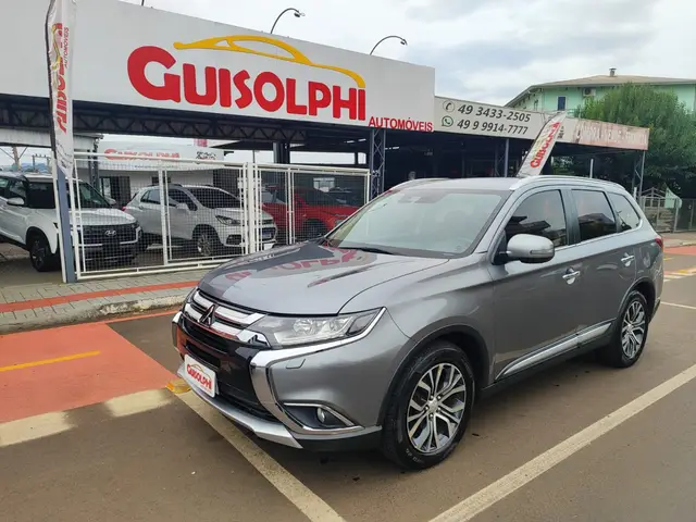 Carro Mitsubishi Outlander 2018 2.2 DI-D Mid 4WD