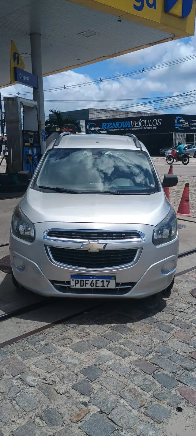 Carro Chevrolet Spin 2018 LS 5S 1.8 (Flex)