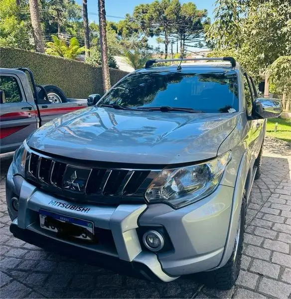 Carro Mitsubishi L200 Triton Sport 2020 2.4 CD 4x4 Dies.