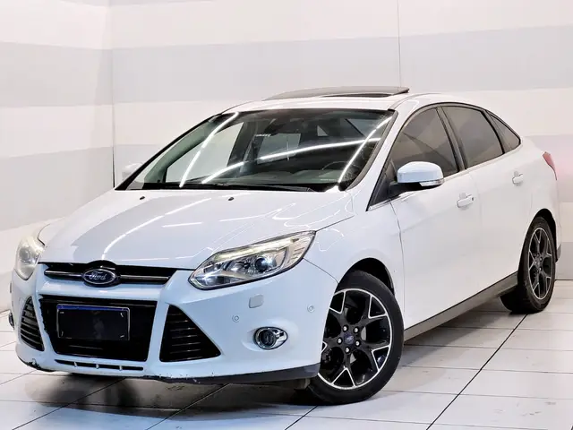 Carro Ford Focus Hatch 2014 SE 2.0 16V PowerShift