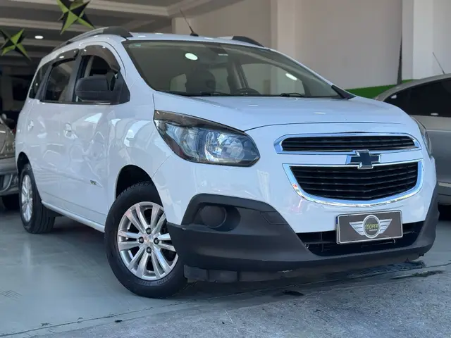 Carro Chevrolet Spin 2017 LT 5S 1.8 (Flex)