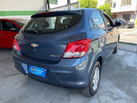Onix 1.0 LT SPE/4