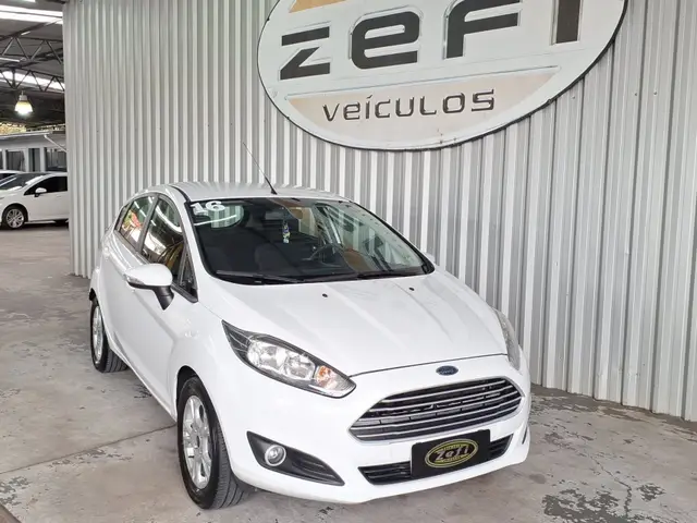 Carro Ford Fiesta Hatch 2016 SE Powershift 1.6 (Flex)