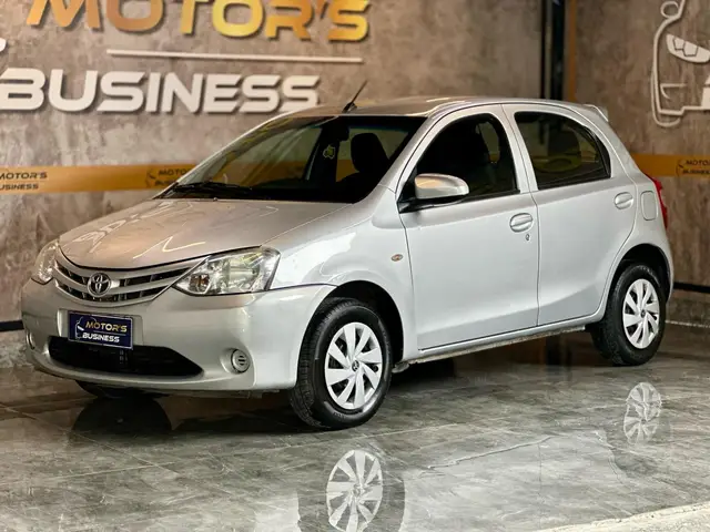 Carro Toyota Etios 2017 X 1.3 (Flex)