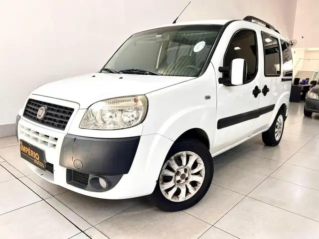 Carro Fiat Doblò 2016 Attractive 1.4 8V (Flex)