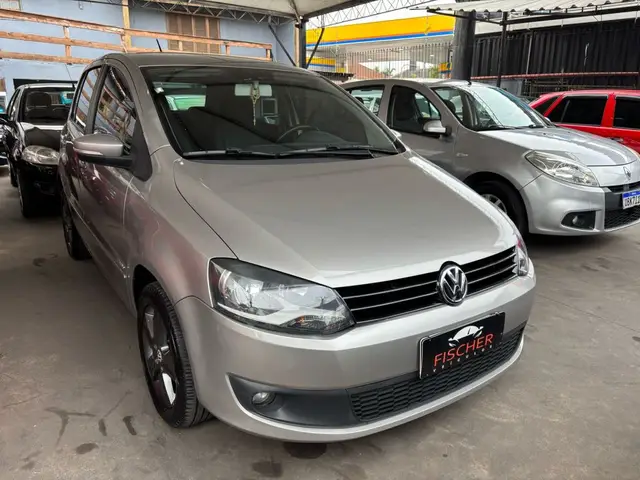 Carro Volkswagen Fox 2014 1.6 VHT I-Motion (Flex)