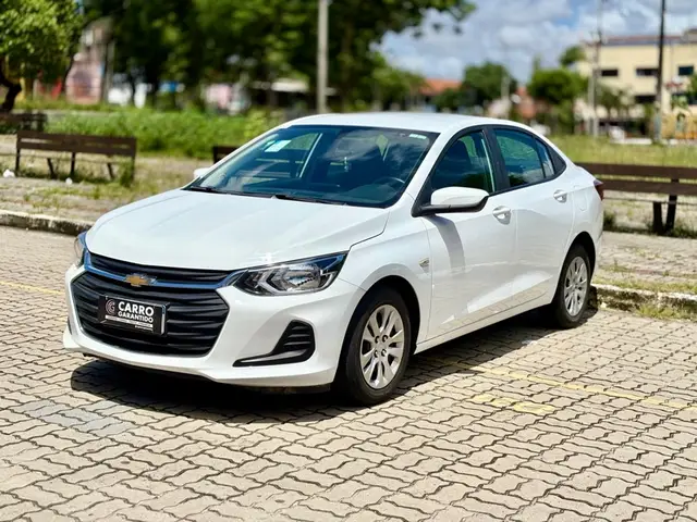 Carro Chevrolet Onix Plus 2023 LT 1.0