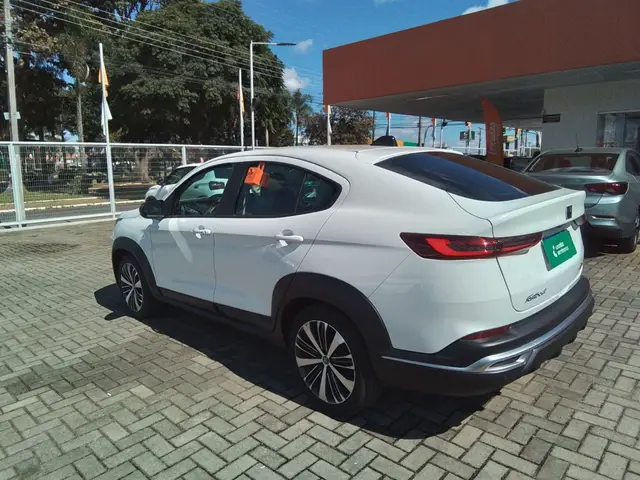 Carro Fiat Fastback 2024 Audace