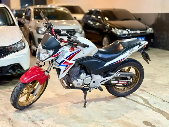 Carro Honda CB 300R 2015 (ABS)