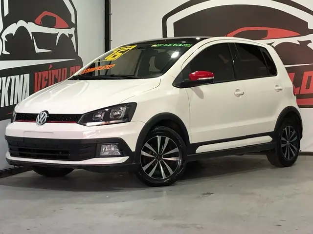Carro Volkswagen Fox 2016 1.6 16v MSI Pepper (Flex)