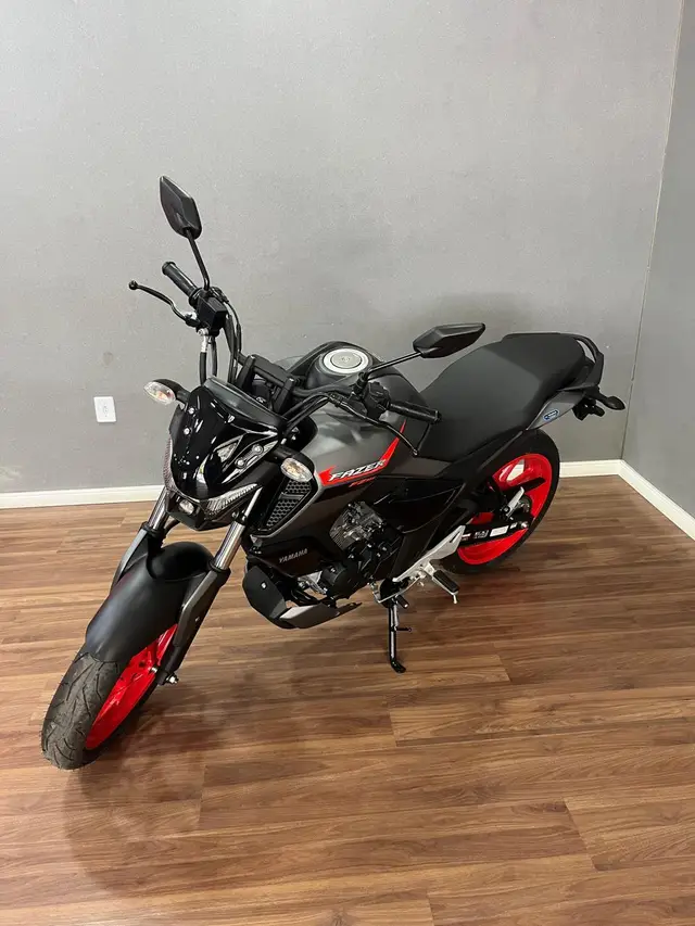 Moto Yamaha Fazer FZ15 2025 Connected
