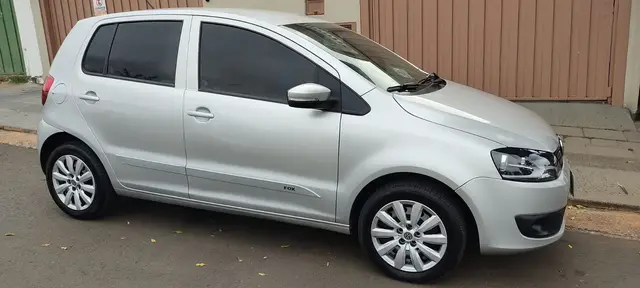 Carro Volkswagen Fox 2011 1.0 8V (Flex) 4p