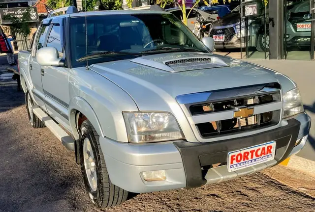 Carro Chevrolet S10 Cabine Dupla 2011 S10 Executive 4x2 2.4 (Flex) (Cab Dupla)