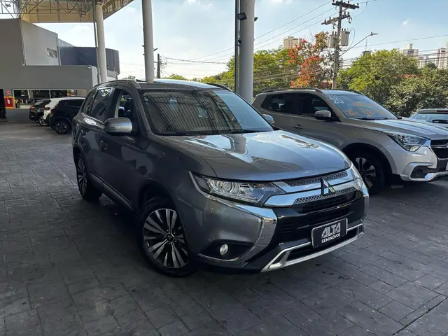 Carro Mitsubishi Outlander 2019 2.0 HPE 7L CVT