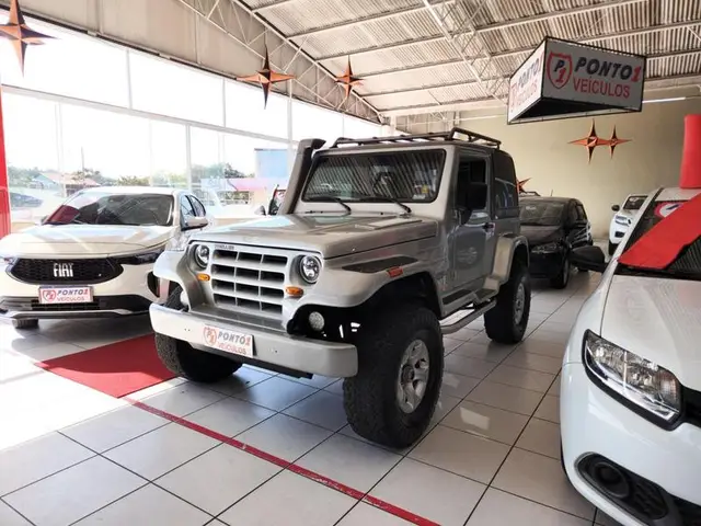 Carro Troller T4 2005 4x4 2.8 Turbo (teto rígido)