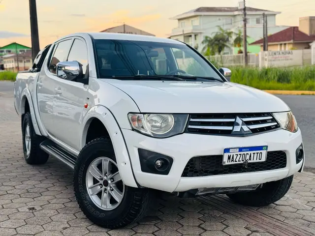 Carro Mitsubishi L200 Triton 2013 3.2 DI-D 4x4
